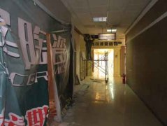 其他正正在整修的商家也